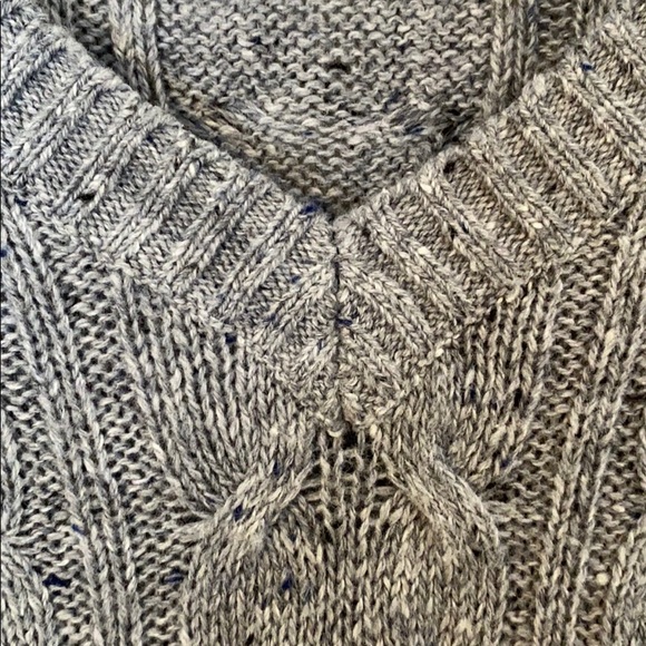 Hudson North Men’s Cable V-neck Sweater - Picture 4 of 5